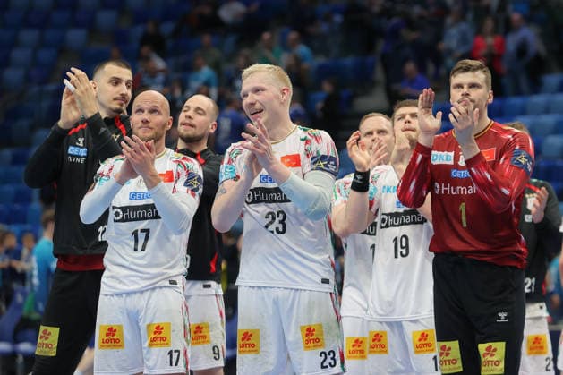 29 04 2026, xtgx, Handball, EHF Champions League 1 4 Final, Pick Szeged SC Magdeburg v l Magdeburg Cheering about the victory, cheering after the end of the match Szegend