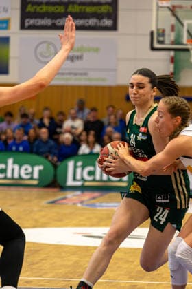 Womens Basketball Bundesliga 1 DBBL, BC Pharmaserv Marburg vs Rutronik Stars Keltern, Sporthalle Georg Gassmann Stadion Marburg 29 04 2026 Womens Basketball Bundesliga DBBL, Marburg, Germany 29 04 2026 Ysaline Saulnier Rutronik Stars Keltern, 24 on the ball against Caitlyn Jones BC Marburg, 25 , 1 DBBL, Game of BC Marburg vs Rutronik Stars Keltern, Sporthalle Georg Gassmann Stadion Marburg Copyright: xBEAUTIFULxSPORTS Freudensteinx