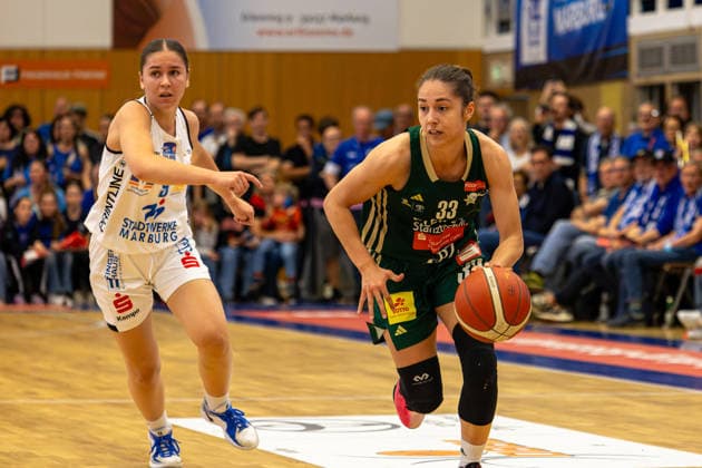 Womens Basketball Bundesliga 1 DBBL, BC Pharmaserv Marburg vs Rutronik Stars Keltern, Sporthalle Georg Gassmann Stadion Marburg 29 04 2026 Womens Basketball Bundesliga DBBL, Marburg, Germany 29 04 2026 Karina Konstantinova Rutronik Stars Keltern, 33 on the ball against Marianna Byvatov BC Marburg, 9 , 1 DBBL, Game of BC Marburg vs Rutronik Stars Keltern, Sporthalle Georg Gassmann Stadion Marburg Copyright: xBEAUTIFULxSPORTS Freudensteinx