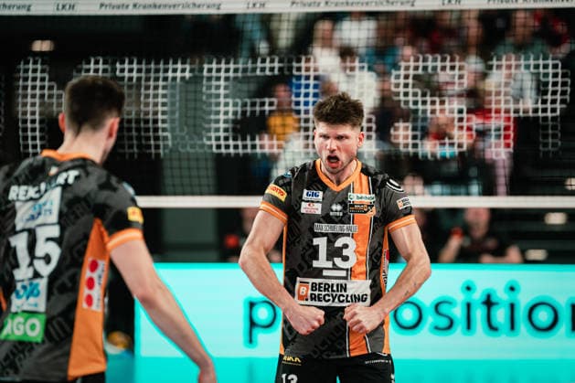 VBL SVG Lüneburg vs Berlin Recycling Volleys, 29 04 2026 Ruben Schott Berlin Recycling Volleys, 13 cheers Volleyball Bundesliga, Playoffs, Final, Game 1 SVG Lüneburg vs Berlin Recycling Volleys on 29 04 2026 at the LKH Arena, Lüneburg Copyright: xBEAUTIFULxSPORTS Tonhäuserx