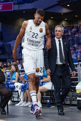 ESP: Real Madrid v Hapoel IBI Tel Aviv Euroleague PlayOff Game 1 Edy Tavares of Real Madrid injuries during the Euroleague match, PlayOff Game 1, between Real Madrid and Hapoel IBI Tel Aviv played at Movistar Arena Stadium on April 29 2026 in Madrid Spain Madrid Spain Basketball *** ESP Real Madrid v Hapoel IBI Tel Aviv Euroleague PlayOff Game 1 Edy Tavares of Real Madrid injuries during the Euroleague match, PlayOff Game 1, between Real Madrid and Hapoel IBI Tel Aviv played at Movistar Arena Stadium on April 29 2026 in Madrid Spain Madrid Spain Basketball Copyright: xAlbaxPachecox xAgenciaxLOFx