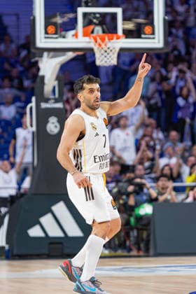 ESP Real Madrid v Hapoel IBI Tel Aviv Euroleague PlayOff Game 1 Facundo Campazzo of Real Madrid celebrates during the Euroleague match, PlayOff Game 1, between Real Madrid and Hapoel IBI Tel Aviv played at Movistar Arena Stadium on April 29 2026 in Madrid Spain Madrid Spain Basketball Copyright: xAlbaxPachecox xAgenciaxLOFx