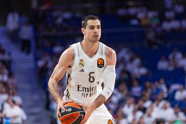 ESP Real Madrid v Hapoel IBI Tel Aviv Euroleague PlayOff Game 1 Alberto Abalde of Real Madrid in action during the Euroleague match, PlayOff Game 1, between Real Madrid and Hapoel IBI Tel Aviv played at Movistar Arena Stadium on April 29 2026 in Madrid Spain Madrid Spain Basketball Copyright: xAlbaxPachecox xAgenciaxLOFx