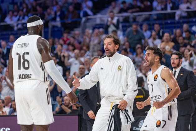 ESP Real Madrid v Hapoel IBI Tel Aviv Euroleague PlayOff Game 1 Sergio Llull , Facundo Campazzo and Usman Garuba of Real Madrid during the Euroleague match, PlayOff Game 1, between Real Madrid and Hapoel IBI Tel Aviv played at Movistar Arena Stadium on April 29 2026 in Madrid Spain Spain Madrid Spain Basketball Copyright: xAlbaxPachecox xAgenciaxLOFx