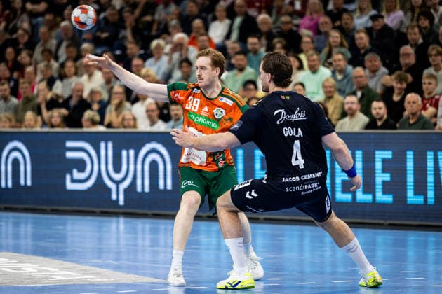 FLENSBURG, GERMANY - APRIL 29: Johannes Golla (SG Flensburg-Handewitt, 04) against Lukas Stutzke (Recken - TSV Hannover-Burgdorf, 39) during the EHF European League quarter-final match between SG Flensburg-Handewitt vs Recken - TSV Hannover-Burgdorf at GP JOULE Arena, on matchday April 29, 2026 in Flensburg, Germany. Schleswig-Holstein Germany Copyright: xMarioxM.xKobergx