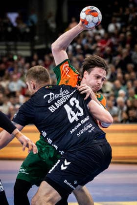 iFLENSBURG, GERMANY - APRIL 29: Leif Tissier (Recken - TSV Hannover-Burgdorf, 07), Blaz Blagotinsek (SG Flensburg-Handewitt, 43) during the EHF European League quarter-final match between SG Flensburg-Handewitt vs Recken - TSV Hannover-Burgdorf at GP JOULE Arena, on matchday April 29, 2026 in Flensburg, Germany. Schleswig-Holstein Germany Copyright: xMarioxM.xKobergx