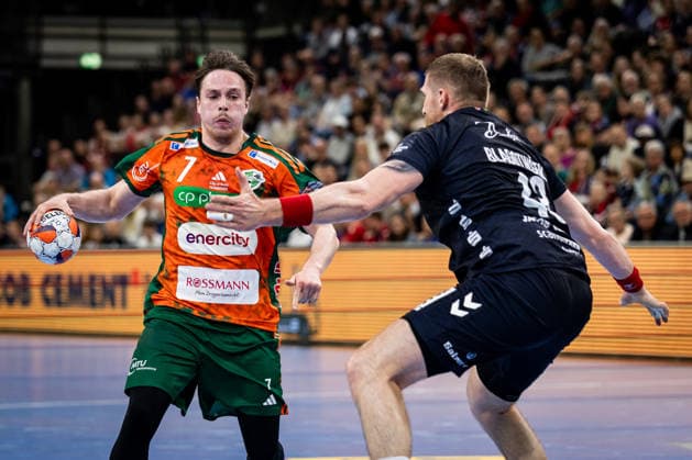 FLENSBURG, GERMANY - APRIL 29: Leif Tissier (Recken - TSV Hannover-Burgdorf, 07) against Blaz Blagotinsek (SG Flensburg-Handewitt, 43) during the EHF European League quarter-final match between SG Flensburg-Handewitt vs Recken - TSV Hannover-Burgdorf at GP JOULE Arena, on matchday April 29, 2026 in Flensburg, Germany. Schleswig-Holstein Germany Copyright: xMarioxM.xKobergx
