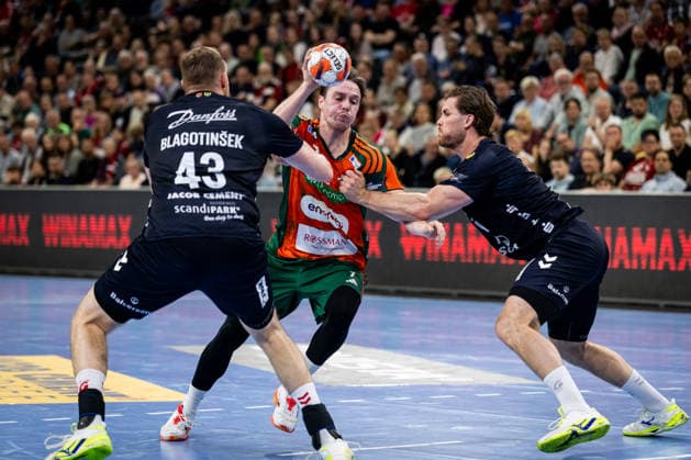 FLENSBURG, GERMANY - APRIL 29: Blaz Blagotinsek (SG Flensburg-Handewitt, 43), Leif Tissier (Recken - TSV Hannover-Burgdorf, 07), Johannes Golla (SG Flensburg-Handewitt, 04) during the EHF European League quarter-final match between SG Flensburg-Handewitt vs Recken - TSV Hannover-Burgdorf at GP JOULE Arena, on matchday April 29, 2026 in Flensburg, Germany. Schleswig-Holstein Germany Copyright: xMarioxM.xKobergx