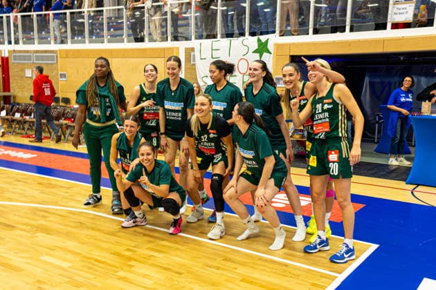 Damen Basketball Bundesliga 1. DBBL, BC Pharmaserv Marburg vs. Rutronik Stars Keltern, Sporthalle Georg-Gassmann-Stadion Marburg; 29.04.2026 Damen Basketball Bundesliga DBBL, Marburg, Germany - 29.04.2026: Die Spielerinnen der Rutronik Stars Keltern feiern ihren Sieg, 1. DBBL, Spiel des BC Marburg vs. Rutronik Stars Keltern, Sporthalle Georg-Gassmann-Stadion Marburg *** Womens Basketball Bundesliga 1 DBBL, BC Pharmaserv Marburg vs Rutronik Stars Keltern, Sporthalle Georg Gassmann Stadion Marburg 29 04 2026 Womens Basketball Bundesliga DBBL, Marburg, Germany 29 04 2026 The players of Rutronik Stars Keltern celebrate their victory, 1 DBBL, Game of BC Marburg vs Rutronik Stars Keltern, Sporthalle Georg Gassmann Stadion Marburg Copyright: xBEAUTIFULxSPORTS Freudensteinx