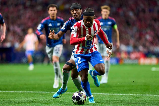 Ademola Lookman of Atletico de Madrid and Noni Madueke of Arsenal FC during the UEFA Champions League match between Atletico de Madrid and Arsenal FC at Riyadh Air Metropolitano on April 29, 2026. - 29 04 2026 - Spain Madrid Madrid -  LGMx xLexPictorium LePictorium_0332797