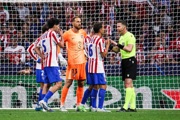 UEFA Champions League semifinals Atletico de Madrid vs Arsenal April 29, Madrid, Madrid, Spain Atletico de Madrid squad pleads the penalty during UEFA Champions League 2025 26 match beetween Atletico de Madrid and Arsenal at Riyadh Air Metropolitano on April 29, 2026, in Madrid, Spain Spain Madrid Spain Madrid Madrid Madrid Spain Real Madrid C F v Manchester City UEFA Champions League 2025 Copyright: xAlejandroxMatiasx