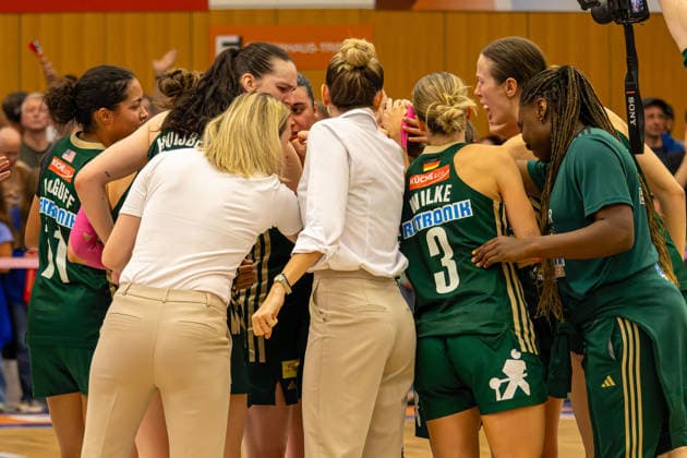 Womens Basketball Bundesliga 1 DBBL, BC Pharmaserv Marburg vs Rutronik Stars Keltern, Sporthalle Georg Gassmann Stadion Marburg 29 04 2026 Womens Basketball Bundesliga DBBL, Marburg, Germany 29 04 2026 The Rutronik Stars Keltern team celebrates victory, 1 DBBL, BC Marburg vs Rutronik Stars Keltern match, Sporthalle Georg Gassmann Stadion Marburg Copyright: xBEAUTIFULxSPORTS Freudensteinx