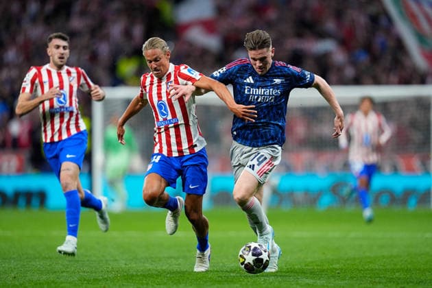 April 29, 2026, Madrid, Madrid, Spain: Viktor Gyokeres of Arsenal FC and Marcos Llorente of Atletico de Madrid compete for the ball during the UEFA Champions League 2025 26 League Semi Final First Leg match between Atletico de Madrid and Arsenal FC at Riyadh Air Metropolitano on April 29, 2026, in Madrid, Spain. Madrid Spain - ZUMAa181 20260429_zaa_a181_279 Copyright: xDennisxAgyemanx
