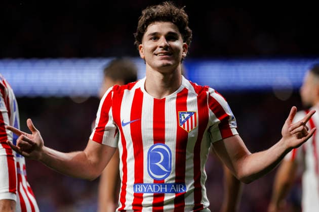 UEFA champions league - Atletico de Madrid vs Arsenal MADRID,SPAIN - 29 April:Julian Alvarez of Atletico de Madrid celebrates a goal during the UEFA Champions League 2025 26 semifinal first Leg match between Atletico de Madrid and Arsenal at Riyadh Air Metropolitano Stadium. (Photo by Guille Martinez f22photo) Madrid Riyadh Air Metropolitano Stadium Spain Copyright: xGuillermoxMartinezx