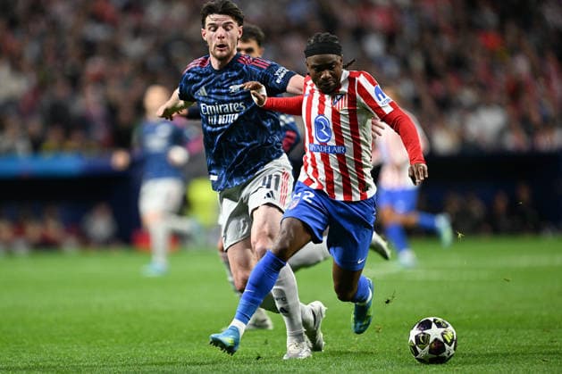 Atletico Madrid v Arsenal - UEFA Champions League MADRID, SPAIN - APRIL 29: Ademola Lookman (R) of Atletico Madrid in action against Declan Rice (L) of Arsenal during the first leg of the UEFA Champions League semifinals match between Atletico Madrid and Arsenal at Riyadh Air Metropolitano Stadium in Madrid, Spain on April 29, 2026. Burak Akbulut Anadolu Madrid Spain. Editorial use only. Please get in touch for any other usage.  Copyright: x2026xAnadoluxBurakxAkbulutx