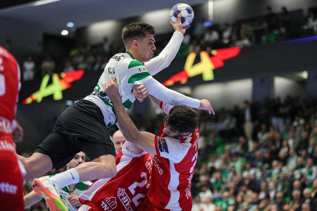 6Costa, Francisco SPORTING in action during the match between Sporting Clube de Portugal vs AALBORG HANDBOLD, valid for Machineseeker EHF Champions League Quarter-finals 2025 2026 at Pavilhao Joao Rocha in Lisbon on 29 Apri 2026. Lisbon Pavilhao Joao Rocha Lisbon Portugal Copyright: xIMAGOx xPRIMExSPORTSxIMAGESx xANGELOxMOREIRAx