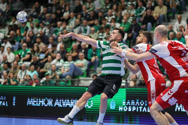 8Gurri, Jan SPORTING in action during the match between Sporting Clube de Portugal vs AALBORG HANDBOLD, valid for Machineseeker EHF Champions League Quarter-finals 2025 2026 at Pavilhao Joao Rocha in Lisbon on 29 Apri 2026. Lisbon Pavilhao Joao Rocha Lisbon Portugal Copyright: xIMAGOx xPRIMExSPORTSxIMAGESx xANGELOxMOREIRAx
