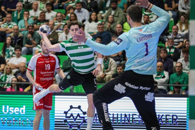 17Ãžorkelsson, Orri Freyr SPORTING in action during the match between Sporting Clube de Portugal vs AALBORG HANDBOLD, valid for Machineseeker EHF Champions League Quarter-finals 2025 2026 at Pavilhao Joao Rocha in Lisbon on 29 Apri 2026. Lisbon Pavilhao Joao Rocha Lisbon Portugal Copyright: xIMAGOx xPRIMExSPORTSxIMAGESx xANGELOxMOREIRAx