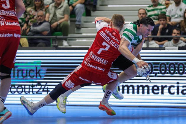 13Salvador, Salvador in action during the match between Sporting Clube de Portugal vs AALBORG HANDBOLD, valid for Machineseeker EHF Champions League Quarter-finals 2025 2026 at Pavilhao Joao Rocha in Lisbon on 29 Apri 2026. Lisbon Pavilhao Joao Rocha Lisbon Portugal Copyright: xIMAGOx xPRIMExSPORTSxIMAGESx xANGELOxMOREIRAx