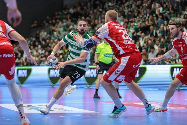 79Costa, Martim SPORTING in action during the match between Sporting Clube de Portugal vs AALBORG HANDBOLD, valid for Machineseeker EHF Champions League Quarter-finals 2025 2026 at Pavilhao Joao Rocha in Lisbon on 29 Apri 2026. Lisbon Pavilhao Joao Rocha Lisbon Portugal Copyright: xIMAGOx xPRIMExSPORTSxIMAGESx xANGELOxMOREIRAx