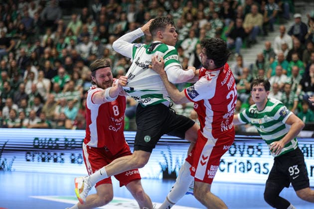 6Costa, Francisco SPORTING in action during the match between Sporting Clube de Portugal vs AALBORG HANDBOLD, valid for Machineseeker EHF Champions League Quarter-finals 2025 2026 at Pavilhao Joao Rocha in Lisbon on 29 Apri 2026. Lisbon Pavilhao Joao Rocha Lisbon Portugal Copyright: xIMAGOx xPRIMExSPORTSxIMAGESx xANGELOxMOREIRAx