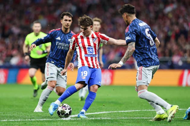 April 29, 2026, Madrid, Madrid, Spain: Martin Zubimendi of Arsenal FC, Julian Alvarez of Atletico de Madrid and Piero Hincapie of Arsenal FC in action during the UEFA Champions League 2025 26 League Semi Final First Leg match between Atletico de Madrid and Arsenal FC at Riyadh Air Metropolitano on April 29, 2026, in Madrid, Spain. Madrid Spain - ZUMAa181 20260429_zaa_a181_318 Copyright: xIrinaxR.xHipolitox
