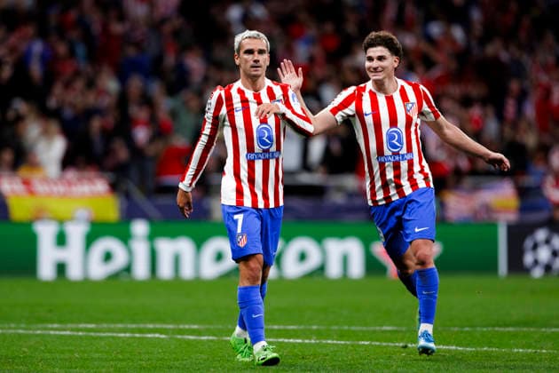 UEFA champions league - Atletico de Madrid vs Arsenal MADRID,SPAIN - 29 April:Julian Alvarez of Atletico de Madrid and Antoine Griezmann of Atletico de Madrid during the UEFA Champions League 2025 26 semifinal first Leg match between Atletico de Madrid and Arsenal at Riyadh Air Metropolitano Stadium. (Photo by Guille Martinez f22photo) Madrid Riyadh Air Metropolitano Stadium Spain Copyright: xGuillermoxMartinezx