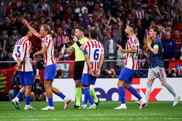 UEFA Champions League semifinals Atletico de Madrid vs Arsenal April 29, Madrid, Madrid, Spain Squad of Atletico de Madrid allegates a foul during UEFA Champions League 2025 26 match beetween Atletico de Madrid and Arsenal at Riyadh Air Metropolitano on April 29, 2026, in Madrid, Spain Madrid Spain Madrid Madrid Madrid Madrid Spain Real Madrid C F v Manchester City UEFA Champions League 2025 Copyright: xAlejandroxMatiasx