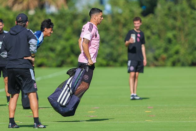 FORT LAUDERDALE, FL - APRIL 29: Inter Miami forward Luis Suarez (9) participates in an Inter Miami Training Session at the Florida Blue Training Center on April 29, 2026 in Fort Lauderdale, Florida. (Photo by Chris Arjoon Icon Sportswire) SOCCER: APR 29 Inter Miami CF Training EDITORIAL USE ONLY Icon2604290010008