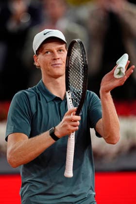 2026 Mutua Madrid Open in Madrid - 29 Apr 2026 Jannik Sinner of Italy celebrates victory after the match against Rafa Jódar of Spain (not in view) during the Men’s Singles quarter-final match of the 2026 Mutua Madrid Open at La Caja Magica. Madrid Spain Copyright: xGokhanxTanerx xSOPAxImagesx GTANER_SOPAImages_MutuaMadridOpenTennis_Madrid_ESP_29042026_00050