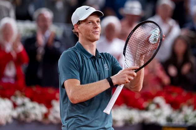 Mutua Madrid Open - Day Ten MADRID, SPAIN - APRIL 29: Jannik Sinner of Italy celebrates after victory against Rafael Jodar of Spain during the Men s Singles Quarter Final match on Day Ten during the Mutua Madrid Open 2026 tournament celebrated at La Caja Magica on April 29, 2026 in Madrid, Spain. Madrid La Caja Magica Madrid Spain Copyright: xAlbertoxGardinx AGardin_20260429_Tennis_Madrid_Day10_1030