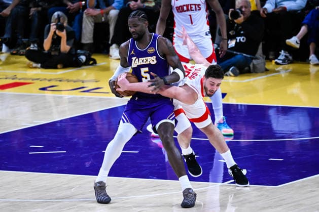 NBA, Basketball Herren, USA Playoff: Los Angeles Lakers vs Houston Rockets in Los Angeles LOS ANGELES, CA - APRIL 29: Alperen Sengun (28) of Rockets in action against Deandre Ayton (5) of Lakers during the NBA playoffs game 5 between Los Angeles Lakers and Houston Rockets at the Crypto.com Arena on April 29, 2026 in Los Angeles, California, United States. Tayfun Coskun Anadolu California United States. Editorial use only. Please get in touch for any other usage.  Copyright: x2026xAnadoluxTayfunxCoskunx