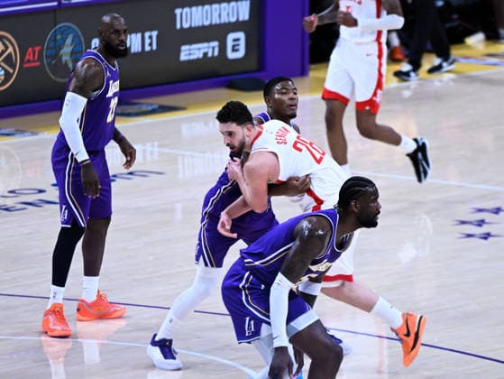 NBA, Basketball Herren, USA Playoff: Los Angeles Lakers vs Houston Rockets in Los Angeles LOS ANGELES, CA - APRIL 29: Marcus Smart of Lakers blocks Alperen Sengun (28) of Rockets during the NBA playoffs game 5 between Los Angeles Lakers and Houston Rockets at the Crypto.com Arena on April 29, 2026 in Los Angeles, California, United States. Tayfun Coskun Anadolu California United States. Editorial use only. Please get in touch for any other usage.  Copyright: x2026xAnadoluxTayfunxCoskunx