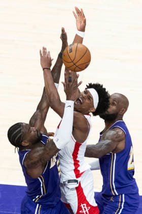 April 29, 2026, Los Angeles, California, USA: Houston Rockets AMEN THOMPSON (1) vie for the ball against Los Angeles Lakers DEANDRE AYTON (5) and LEBRON JAMES (23) during Game 5 of a first-round NBA, Basketball Herren, USA playoff series at Crypto.com Arena on Wednesday in Los Angeles. Los Angeles USA - ZUMAc68_ 20260429_zaf_c68_043 Copyright: xRingoxChiux