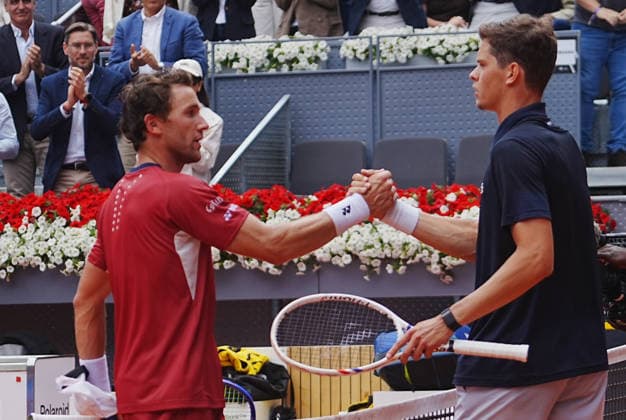 TENNIS - MUTUA MADRID OPEN 2026 - 30 04 2026 Casper Ruud of Norwayand Alexander Bloockx of Belgium during the Mutua Madrid Open 2026, ATP, Tennis Herren Masters 1000 and WTA, Tennis Damen 1000 on 30April 2026 at La Caja Magica in Madrid, Spain - Photo: Laurent Lairys MADRIDSpain  Copyright: xLaurentxLairysx