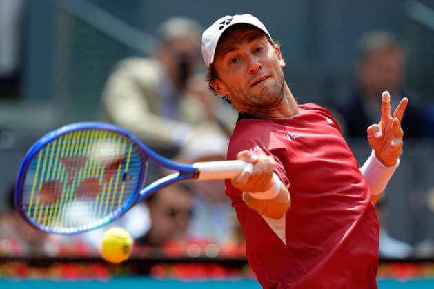 2026 Mutua Madrid Open in Madrid - 30 Apr 2026 Casper Ruud of Norway plays against Alexander Blockx of Belgium (not in view) during the Men’s Singles quarter-final match of the 2026 Mutua Madrid Open at La Caja Magica. Madrid Spain Copyright: xGokhanxTanerx xSOPAxImagesx GTANER_SOPAImages_MutuaMadridOpenTennis_Madrid_ESP_30042026_00011