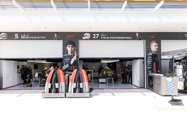 Formula 1 Crypto.com Miami Grand Prix 2026 Joseph Pinchin OVERTAKE MAXPPP - Miami 30 04 2026 Audi Revolut F1 Team garage at the Formula 1 Crypto.com Miami Grand Prix 2026, the 4th round of the 2026 FIA Formula 1 World Championship, WM, Weltmeisterschaft at the Miami International Autodrome in Miami Gardens, United States, from 30 April to 3 May 2026 Miami Miami International Autodrome in Miami Gardens United States  Copyright: xOVERTAKE MAXPPPxJosephxPinchinx OVT202604304837 OVT202604304837