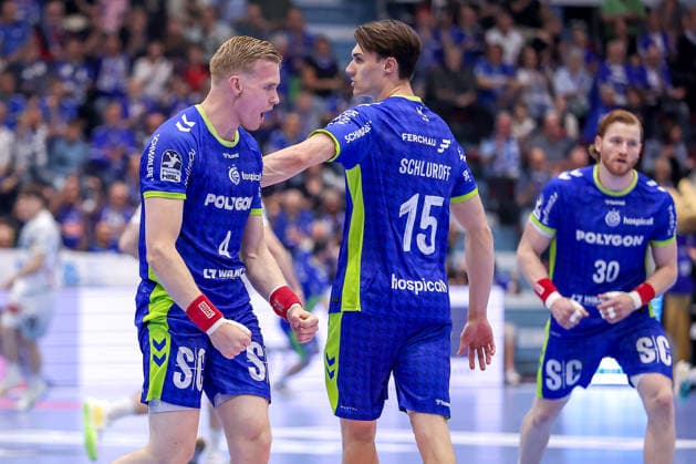 30 04 2026, Handball, 1 HBL, VfL Gummersbach Frisch Auf Göppingen, Season 2025 2026 Men, Schwalbe Arena Ellioi Snaer Vioarsson VfL Gummersbach 04 cheering North Rhine-Westphalia Germany