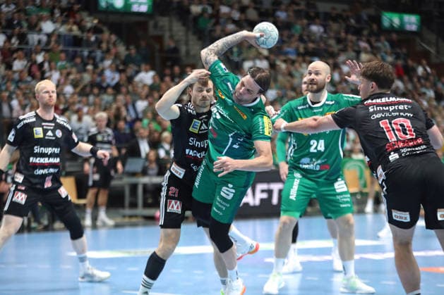 Handball DAIKIN HBL, SC DHfK Leipzig HC Erlangen 30 04 2026 Dean Bombac 67, SC DHfK Leipzig prevails against Christopher Bissel 21, HC Erlangen Handball, DAIKIN HBL, 1 Bundesliga, Season 2025 2026, Matchday 30 SC DHfK Leipzig vs HC Erlangen on 30 04 2026 at Quarterback Immobilien Arena Leipzig Copyright: xBEAUTIFULxSPORTS JanxKaeferx