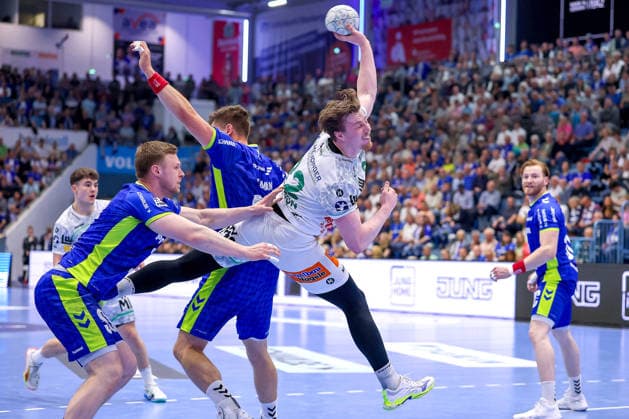 30 04 2026, Handball, 1 HBL, VfL Gummersbach Frisch Auf Göppingen, Season 2025 2026 Men, Schwalbe Arena Erik Persson Frisch Auf Göppingen 22 throws the ball on goal North Rhine-Westphalia Germany