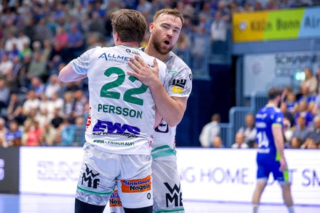 30 04 2026, Handball, 1 HBL, VfL Gummersbach Frisch Auf Göppingen, Season 2025 2026 Men, Schwalbe Arena Kentin Mahe VfL Gummersbach 22 xg25 cheering together North Rhine-Westphalia Germany
