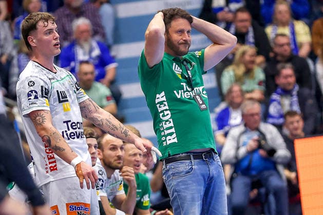30 04 2026, Handball, 1 HBL, VfL Gummersbach Frisch Auf Göppingen, Season 2025 2026 Men, Schwalbe Arena Head coach Benjamin Matschke Frisch Auf Göppingen hc gesticulating on the sidelines North Rhine-Westphalia Germany