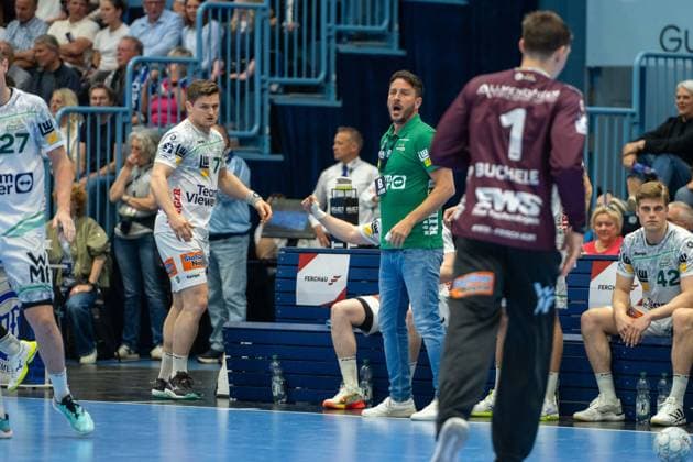Ben Matschke, Head Coach, Frisch Auf Goeppingen , Julian Buchele, Goalkeeper, Frisch Auf Goeppingen 1 , VfL Gummersbach vs Frisch Auf Goeppingen, Daikin Handball Bundesliga, Men , Matchday 30, 30 04 2026 Gummersbach NRW Germany Copyright: xkolbert-press MartinxWdziecznyx