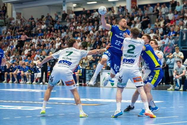 Kentin MahÃ , back court, VfL Gummersbach 22 , Victor Kloeve, back court, Frisch Auf Goeppingen 7 , Oskar Neudeck, back court, Frisch Auf Goeppingen 2 , VfL Gummersbach vs Frisch Auf Goeppingen, Daikin Handball Bundesliga, Men , Matchday 30, 30 04 2026 Gummersbach NRW Germany Copyright: xkolbert-press MartinxWdziecznyx