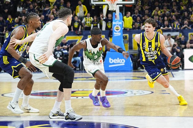 Fenerbahce Beko v Zalgiris - EuroLeague ISTANBUL, TURKIYE - APRIL 30: Tarik Biberovic (13) of Fenerbahce Beko in action against Sylvain Francisco (3) of Zalgiris during the EuroLeague play-off second match between Fenerbahce Beko and Zalgiris at Ulker Sports and Event Hall in Istanbul, Turkiye on April 30, 2026. Esra Bilgin Anadolu Istanbul Turkey. Editorial use only. Please get in touch for any other usage.  Copyright: x2026xAnadoluxEsraxBilginx