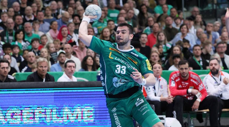 Leipzig, 30 04 2026, Arena Leipzig, Handball, Bundesliga, 30 Spieltag , SC DHfK Leipzig vs HC Erlangen , Im Bild Luka Rogan 33, Leipzig , Nur zur redaktionellen Nutzung Only editorial use , DHB HBL regulations prohibit any use of photographs as image sequences and or quasi video ,