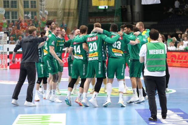 Handball DAIKIN HBL, SC DHfK Leipzig HC Erlangen 30 04 2026 The SC DHfK Leipzig team celebrates its home victory together Handball, DAIKIN HBL, 1 Bundesliga, Season 2025 2026, Matchday 30 SC DHfK Leipzig vs HC Erlangen on 30 04 2026 at Quarterback Immobilien Arena Leipzig Copyright: xBEAUTIFULxSPORTS JanxKaeferx