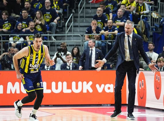 Fenerbahce Beko v Zalgiris - EuroLeague ISTANBUL, TURKIYE - APRIL 30: Head Coach of Zalgiris Tomas Masiulis reacts during the EuroLeague play-off second match between Fenerbahce Beko and Zalgiris at Ulker Sports and Event Hall in Istanbul, Turkiye on April 30, 2026. Esra Bilgin Anadolu Istanbul Turkey. Editorial use only. Please get in touch for any other usage.  Copyright: x2026xAnadoluxEsraxBilginx
