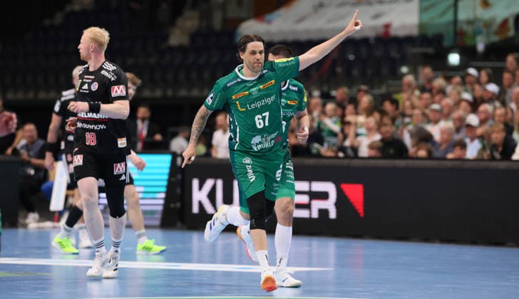 Leipzig, 30 04 2026, Arena Leipzig, Handball, Bundesliga, 30 Spieltag , SC DHfK Leipzig vs HC Erlangen 30 29 , In the picture Leipzig cheers Dean Bombac 67, DHfK , For editorial use only , DHB HBL regulations prohibit any use of photographs as image sequences and or quasi video ,