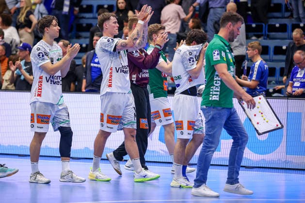 30 04 2026, Handball, 1 HBL, VfL Gummersbach Frisch Auf Göppingen, Season 2025 2026 Men, Schwalbe Arena Disappointed faces after the 29 29 draw North Rhine-Westphalia Germany